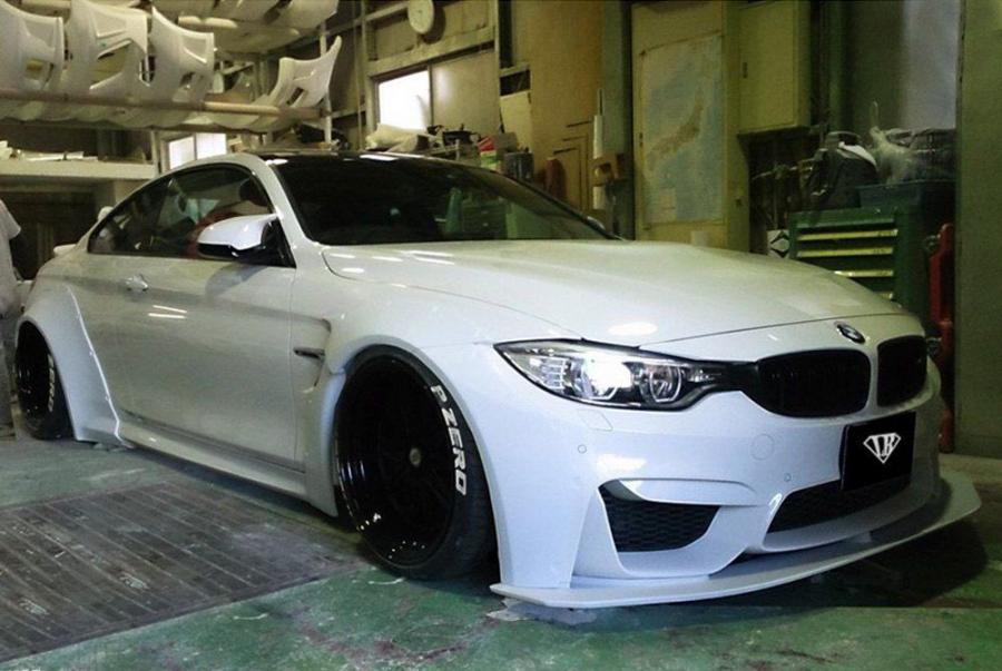  BMW M4 Coupe by Liberty Walk 2016 года  (фото 5 из 8)